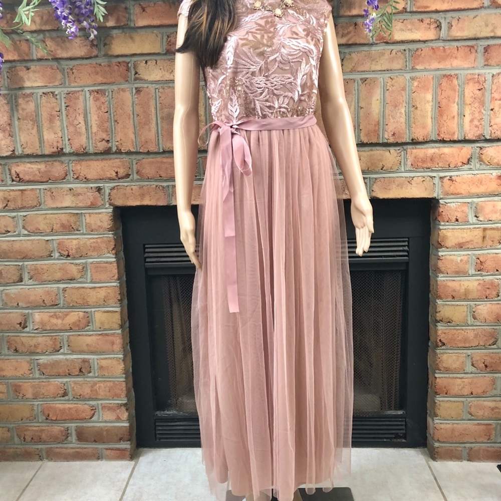 Candalite Lace & Sequin Event Dress.🌹 - Picture 3 of 8